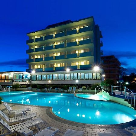 Strand Hotel Colorado Lido Di Savio Esterno foto