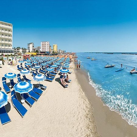 Strand Hotel Colorado Lido Di Savio Esterno foto
