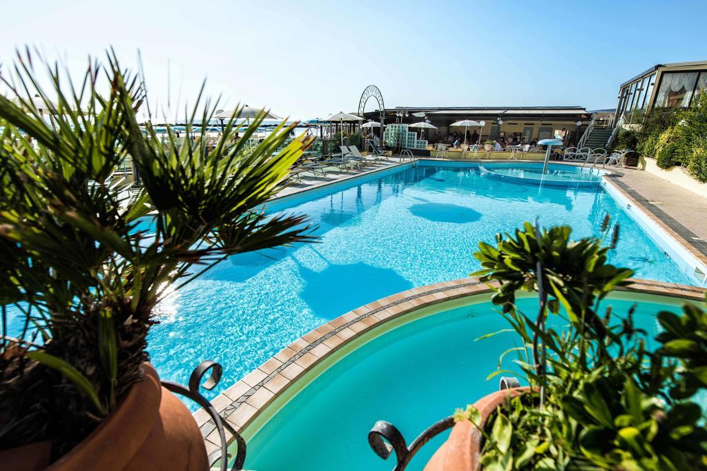 Strand Hotel Colorado Lido Di Savio Esterno foto