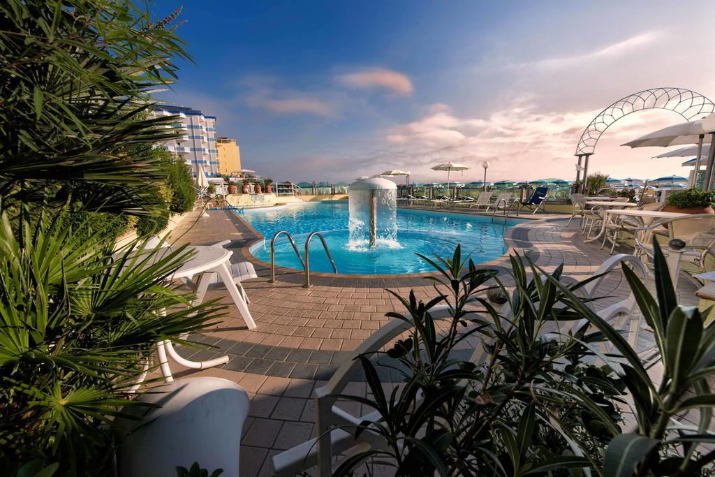 Strand Hotel Colorado Lido Di Savio Esterno foto