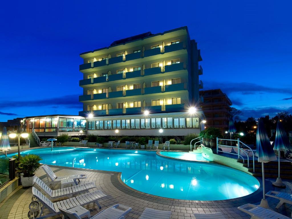 Strand Hotel Colorado Lido Di Savio Esterno foto