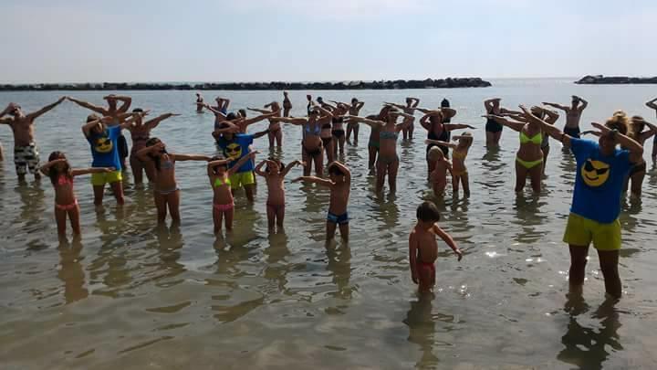 Strand Hotel Colorado Lido Di Savio Esterno foto